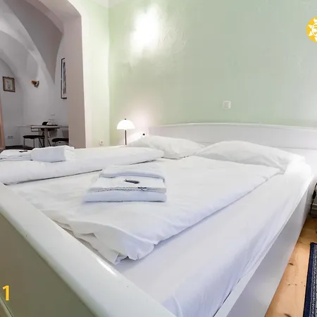 アパート Living Instyle クレムス アン デル ドナウ